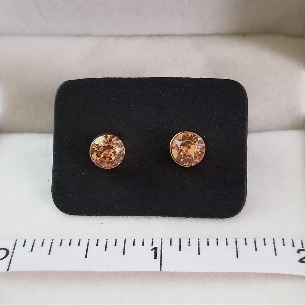 🆓️ Item! Med Champaign Brilliant Stud Earrings - Picture 1 of 1